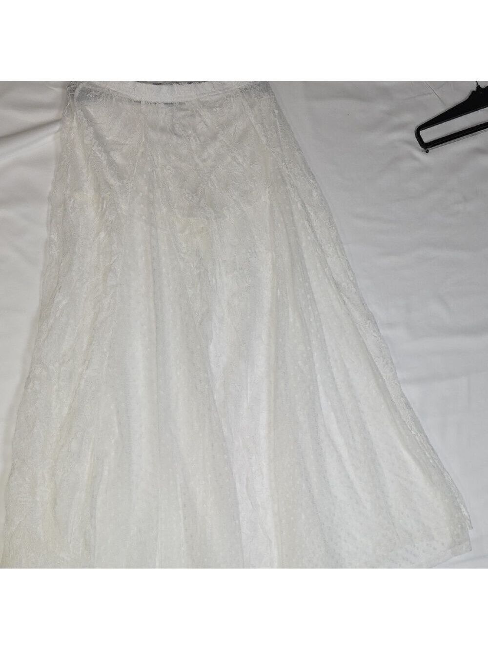 Elegant White Lace Skirt Small
